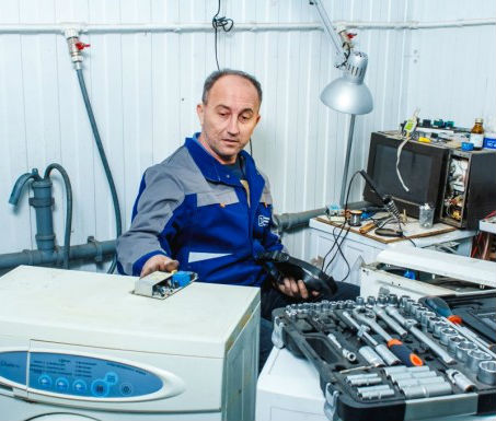 Заміна двигуна в пральній машині Indesit